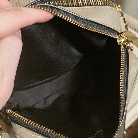 Marc Jacobs Softshot Taupe Black & Gold - Picture 7 of 11